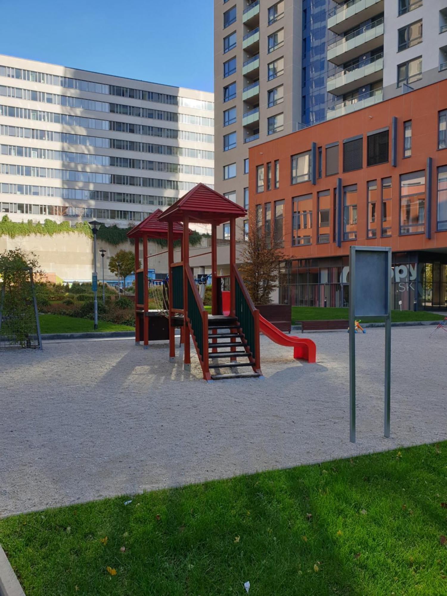 Moderny Byt V Sirsom Centre Appartement Bratislava Buitenkant foto